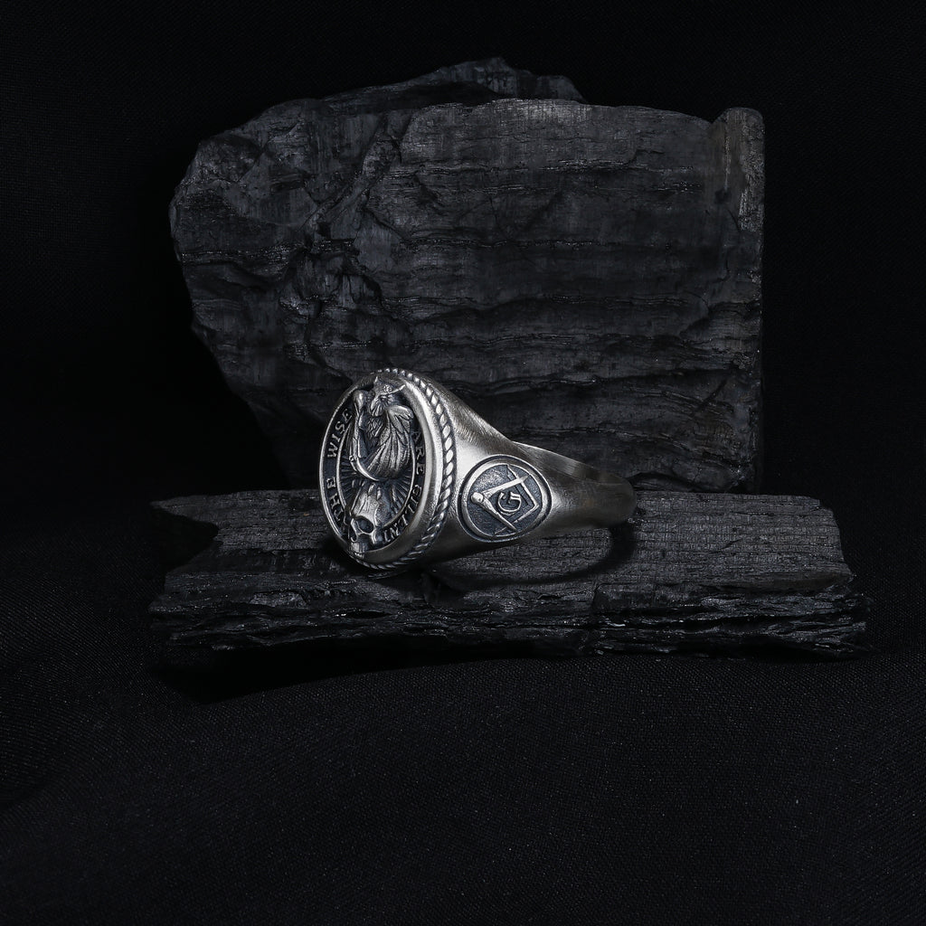 Gothic Skull Band Ring